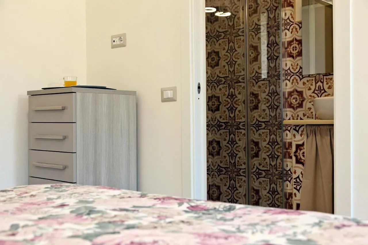 Opera Rooms In Via Toledo By Wonderful Italy Naples Guest house