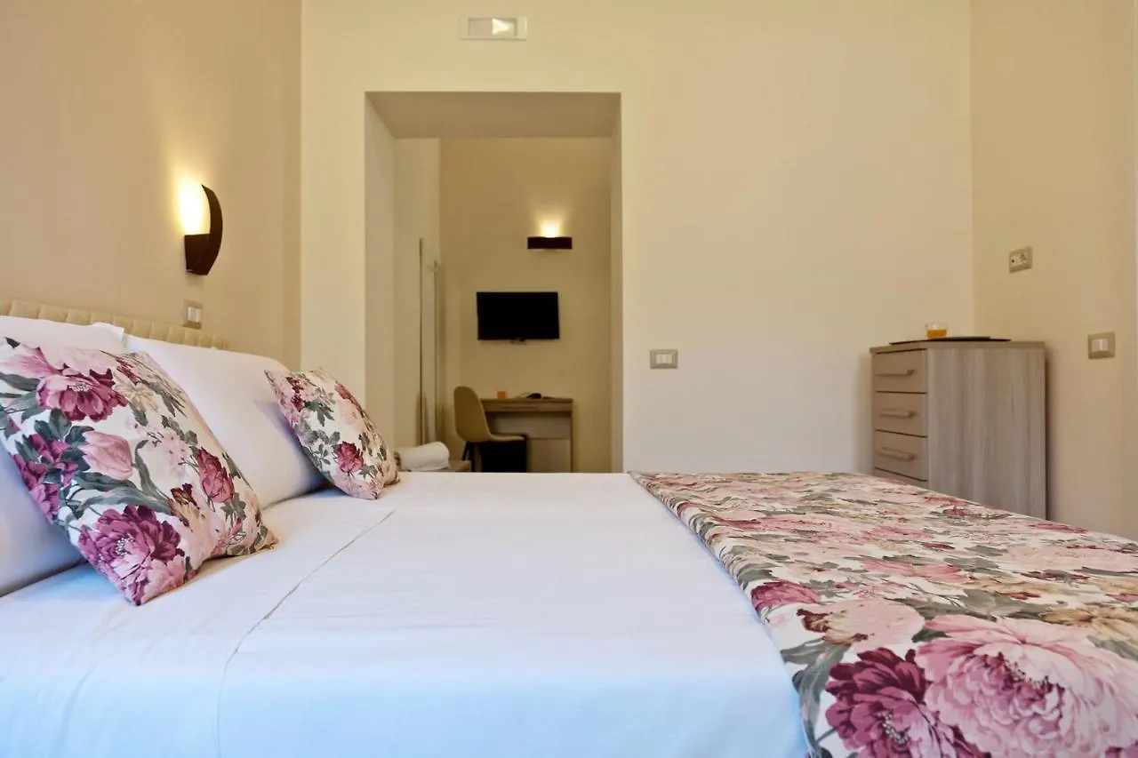 Opera Rooms In Via Toledo By Wonderful Italy Naples Guest house